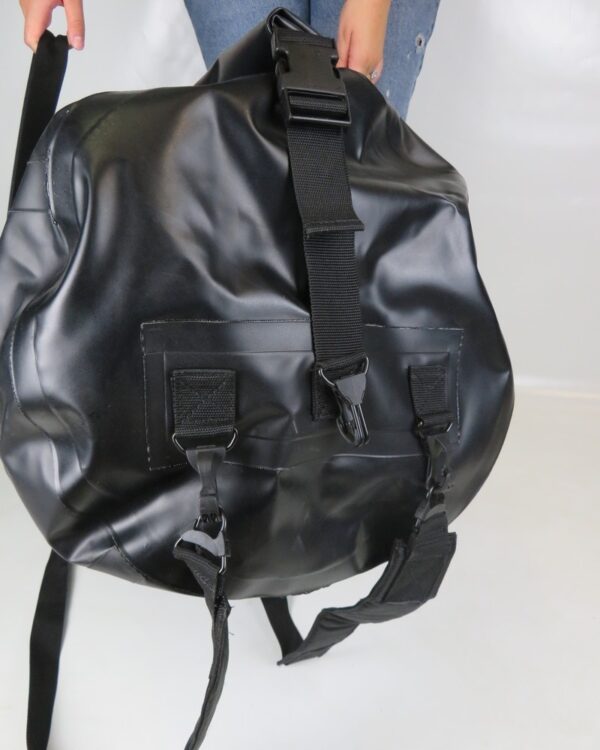 Large cylindrical waterproof bag - Image 9