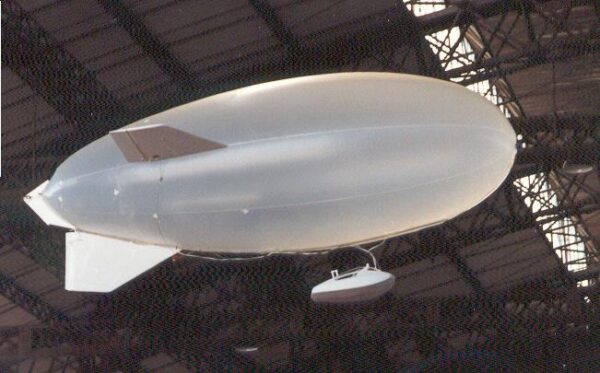 Helium balloons and other fixed inflatable structures for advertising, entertainment and events.