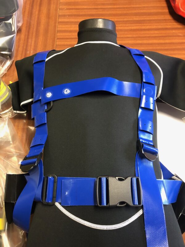 Decontaminable work harness - Image 2
