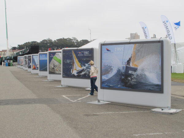 Rectangular inflatable advertising supports