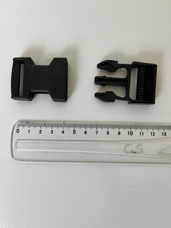 Boucle plastique clic-clac - passant de 30 mm