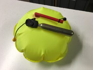 Deployable buoyancy reserve made to measure
