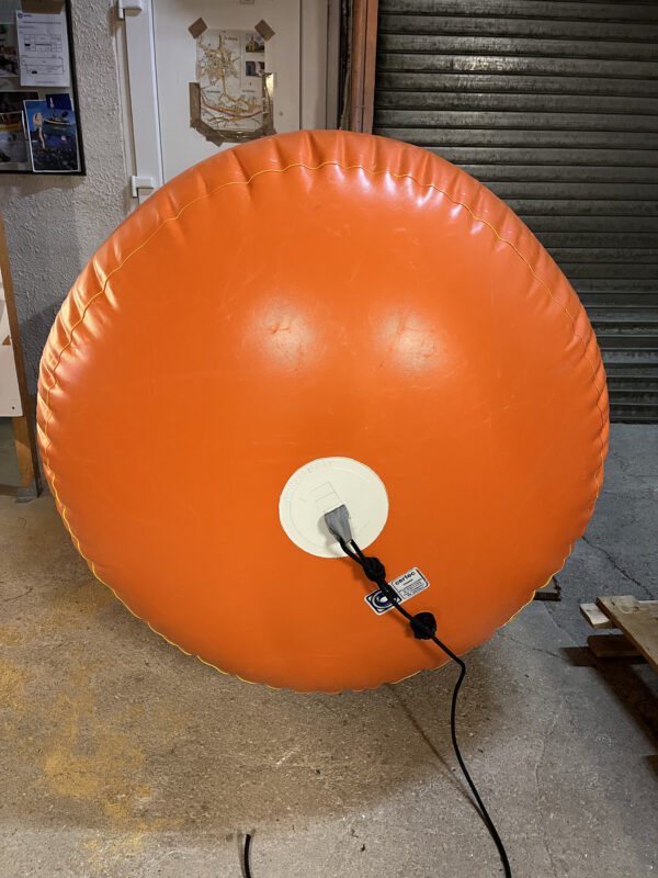 Second-hand orange cylindrical buoy - Image 4