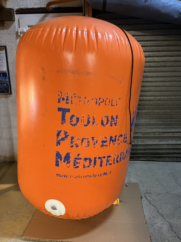 Second-hand orange cylindrical buoy - Image 2