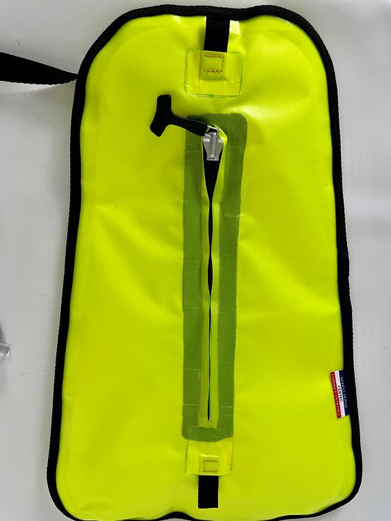 Openable swimming bag/buoy / PELAGIA 8L model - Image 5